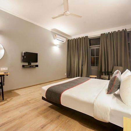 King Delhi Airport Hotell New Delhi Exteriör bild