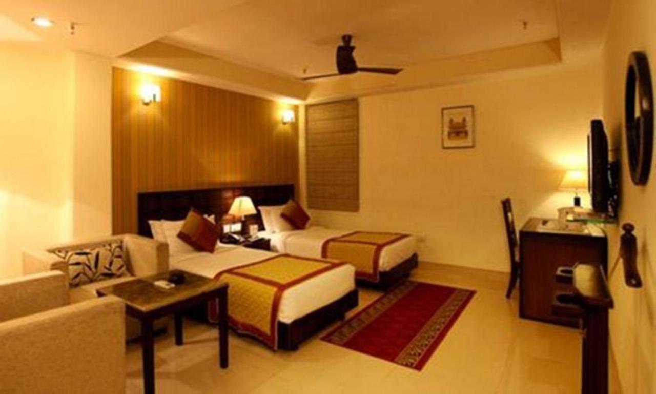 King Delhi Airport Hotell New Delhi Exteriör bild