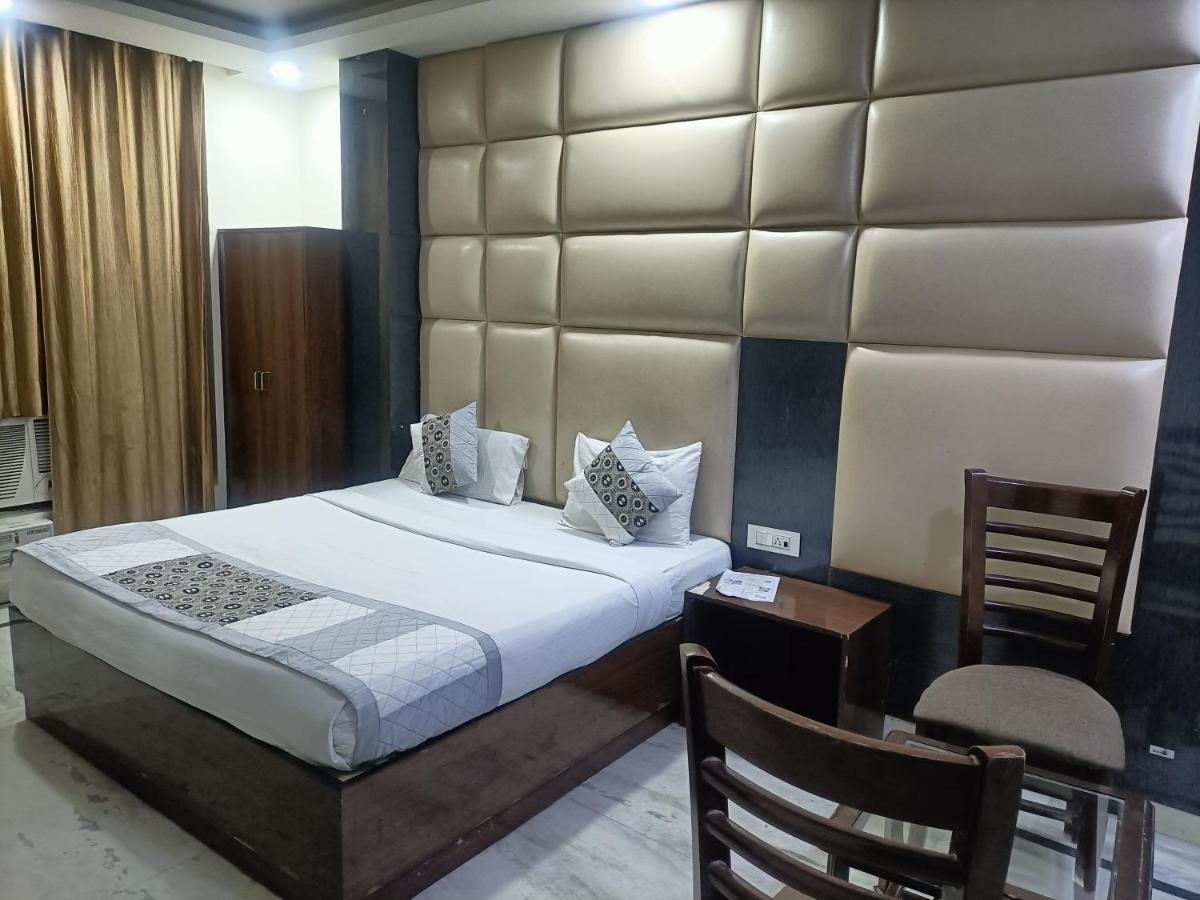 King Delhi Airport Hotell New Delhi Exteriör bild