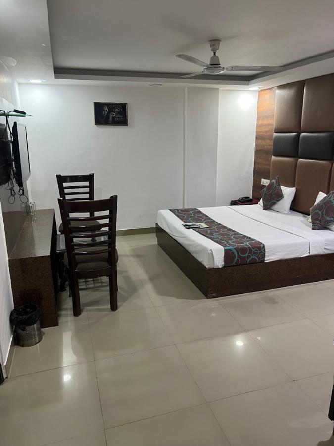 King Delhi Airport Hotell New Delhi Exteriör bild