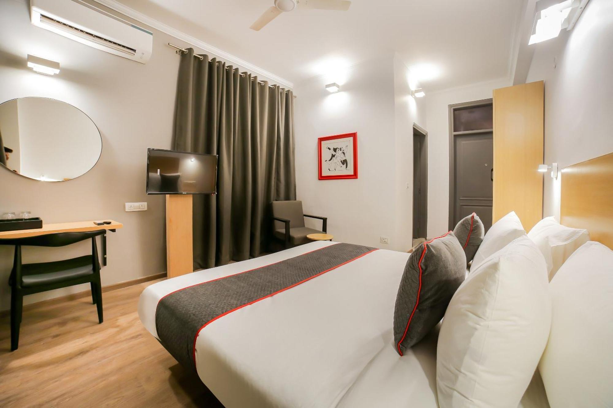 King Delhi Airport Hotell New Delhi Exteriör bild