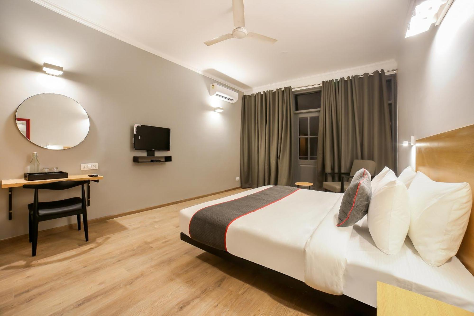 King Delhi Airport Hotell New Delhi Exteriör bild